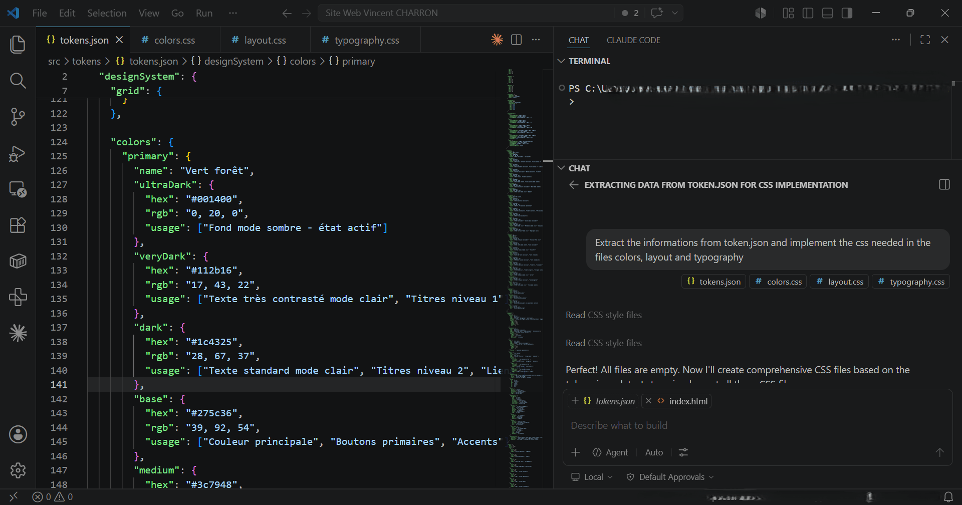 Capture de VS Code avec le code HTML/CSS du site et l'aide de GitHub Copilot